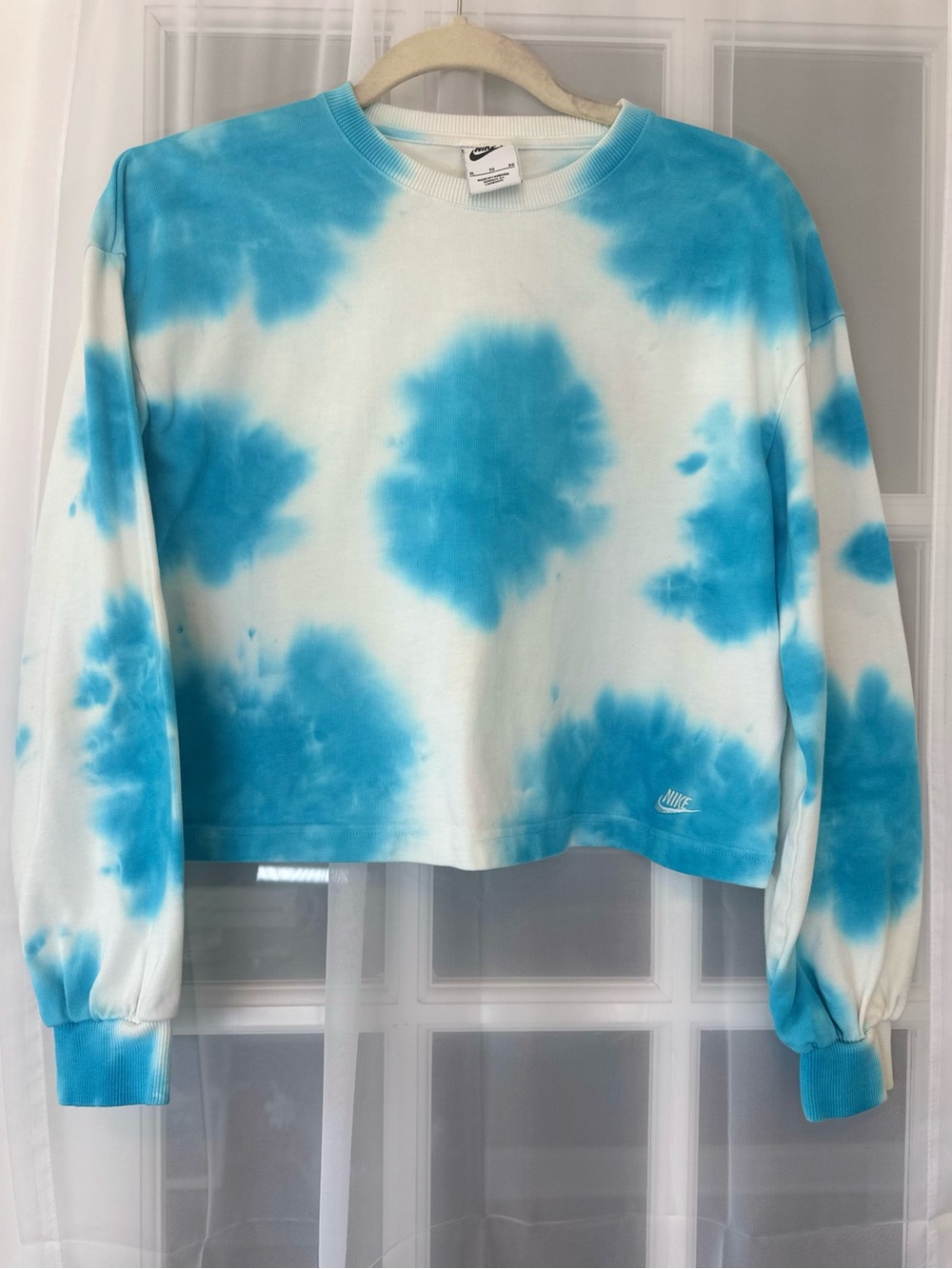 Nike Sportswear Blue White Tie Dye Cropped Sweatshirt Youth XL Girls Pullover